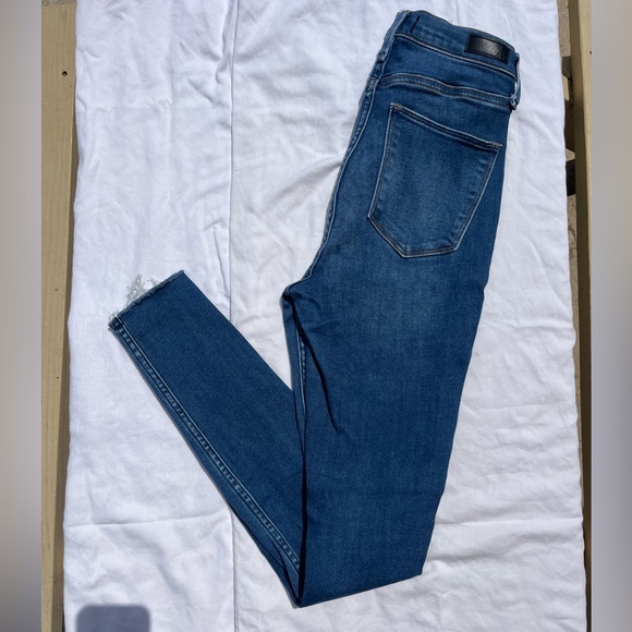 Abercrombie Ultra High Rise Jean Legging - Picture 4 of 4